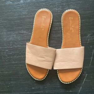 Tan slides Sandals 🩴